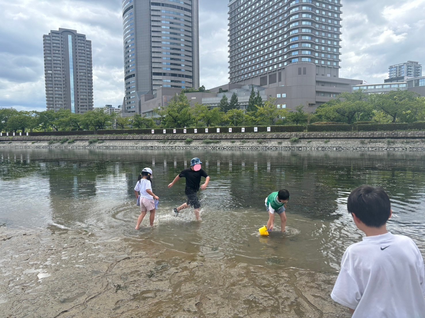 大阪市浪速区の放課後等デイサービスオハナピース大阪日本橋の桜の宮公園、大阪ふれあいの水辺へおでかけ